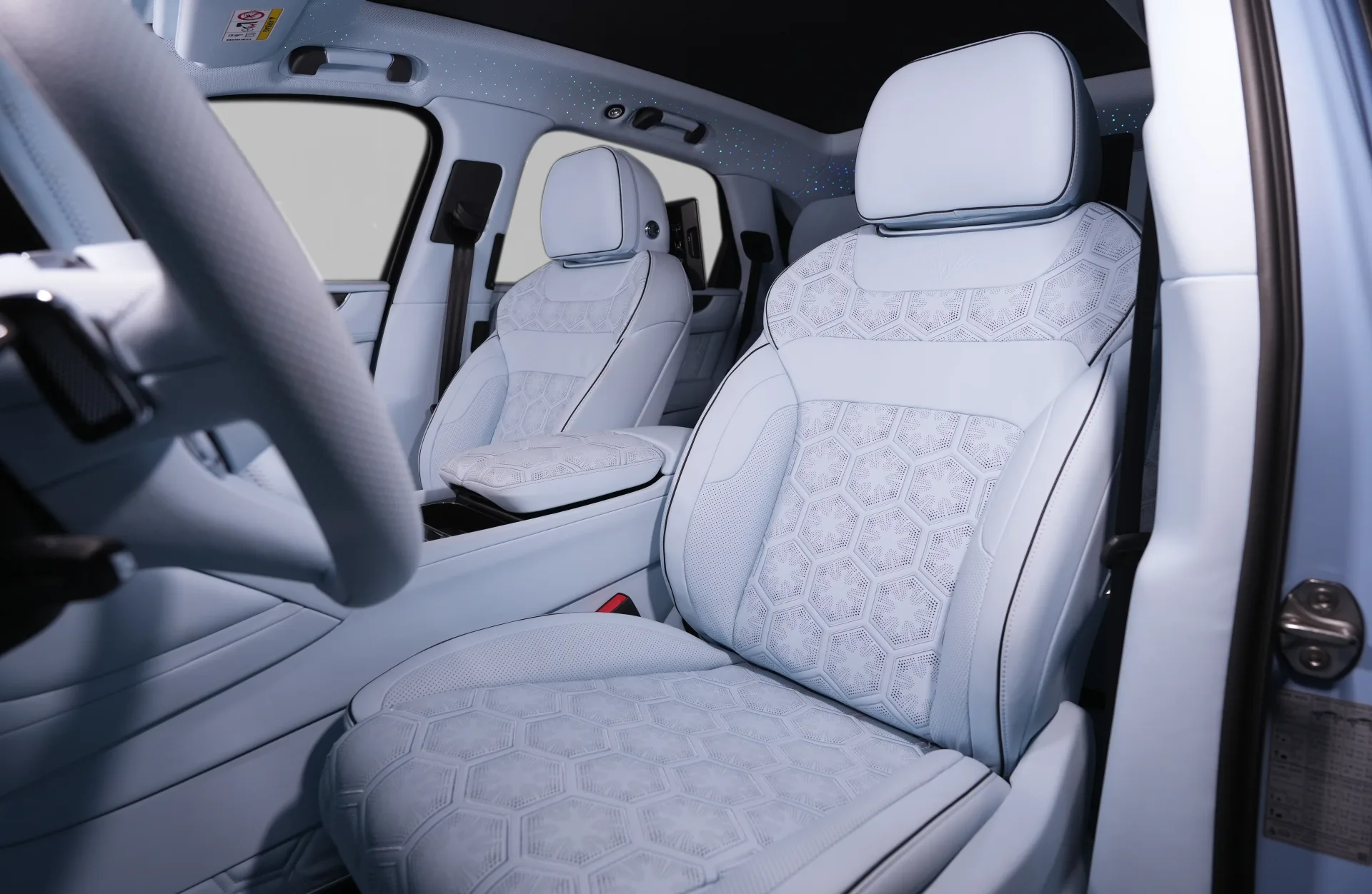 Bentley Bentayga S by Onyx Concept 1 of 5 photo 13