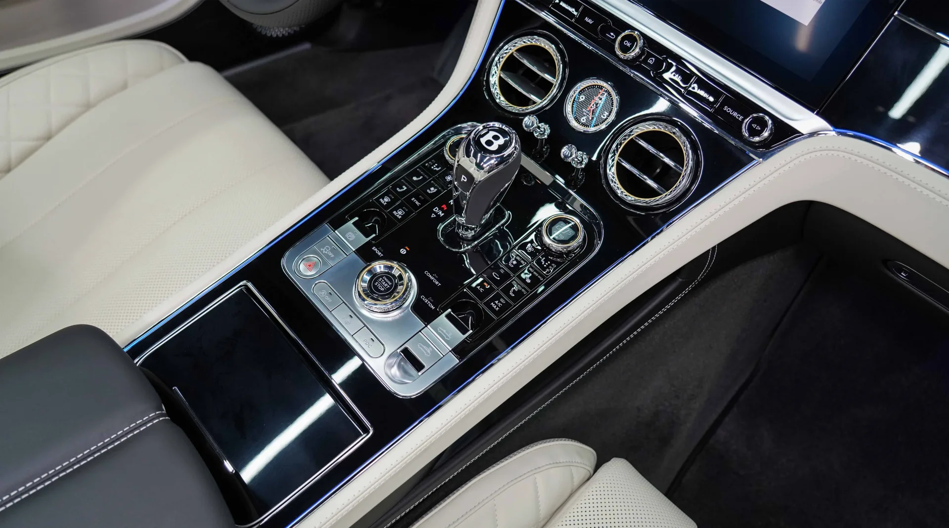Own Bentley Continental GTC by Onyx Concept with striking Onyx Concept modifications.