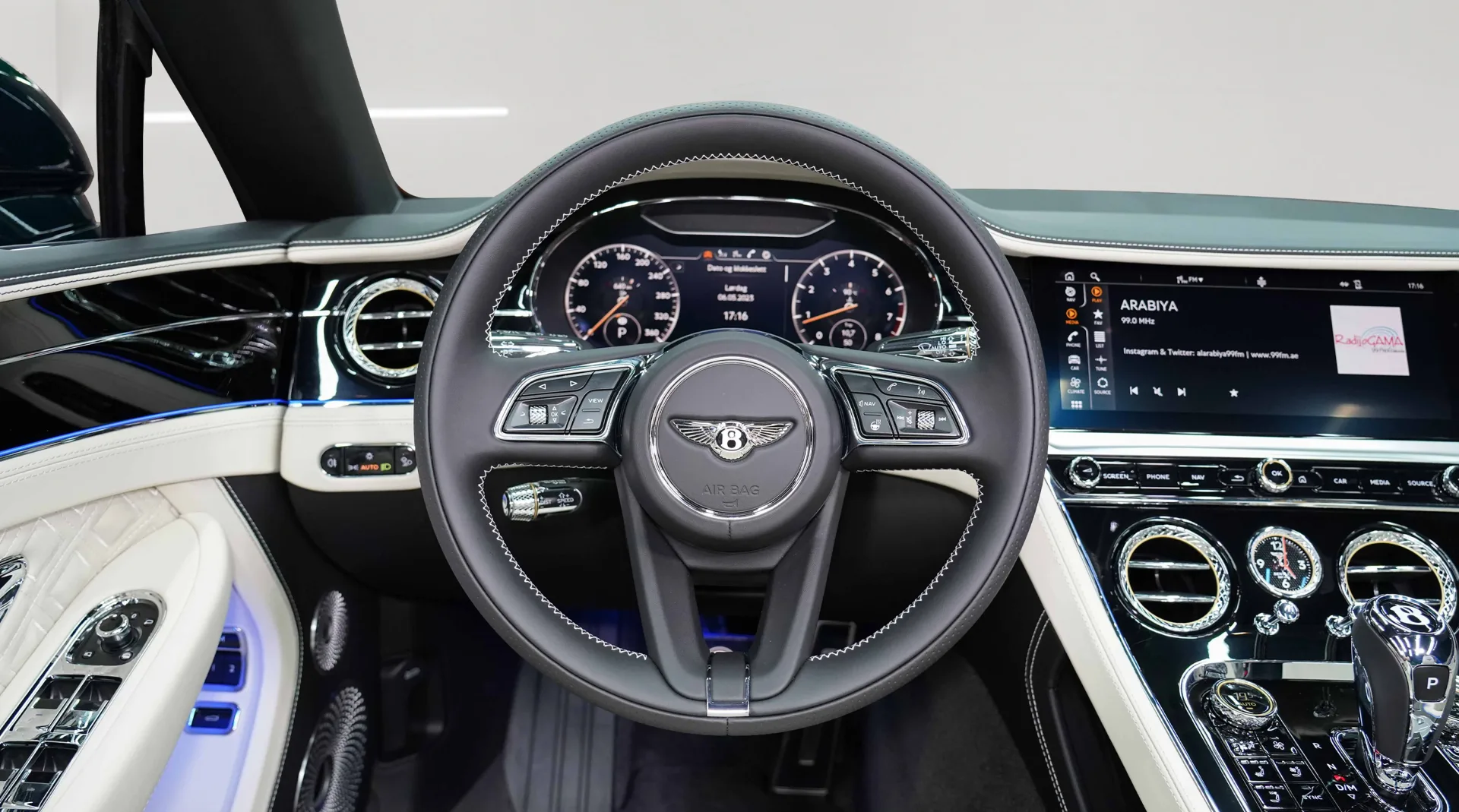 Purchase Bentley Continental GTC by Onyx Concept with exclusive custom styling in Dubai.