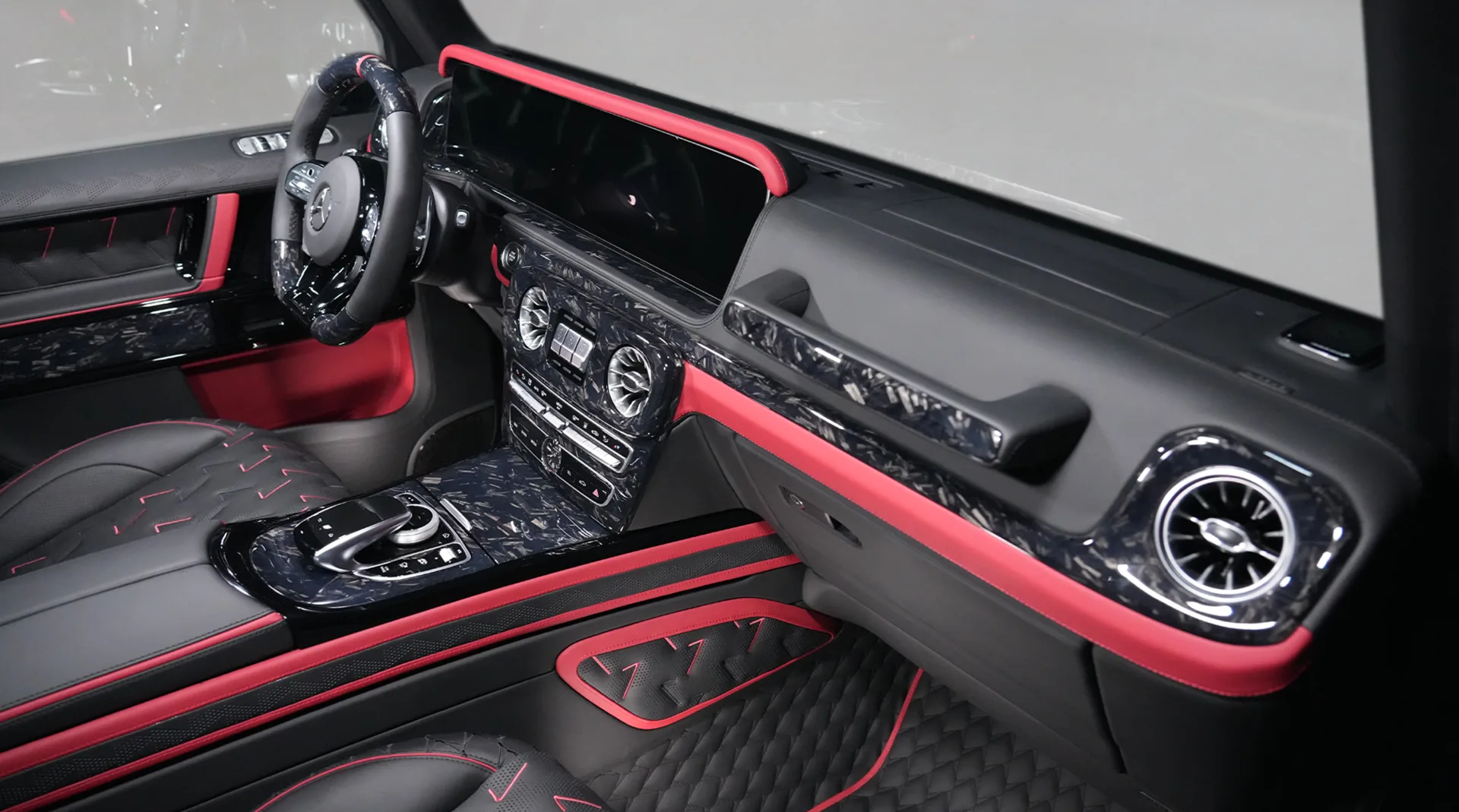 Buy the G7X by Onyx Concept | 2024 | Magno Black, featuring dramatic body enhancements and premium bespoke styling for an imposing road presence.