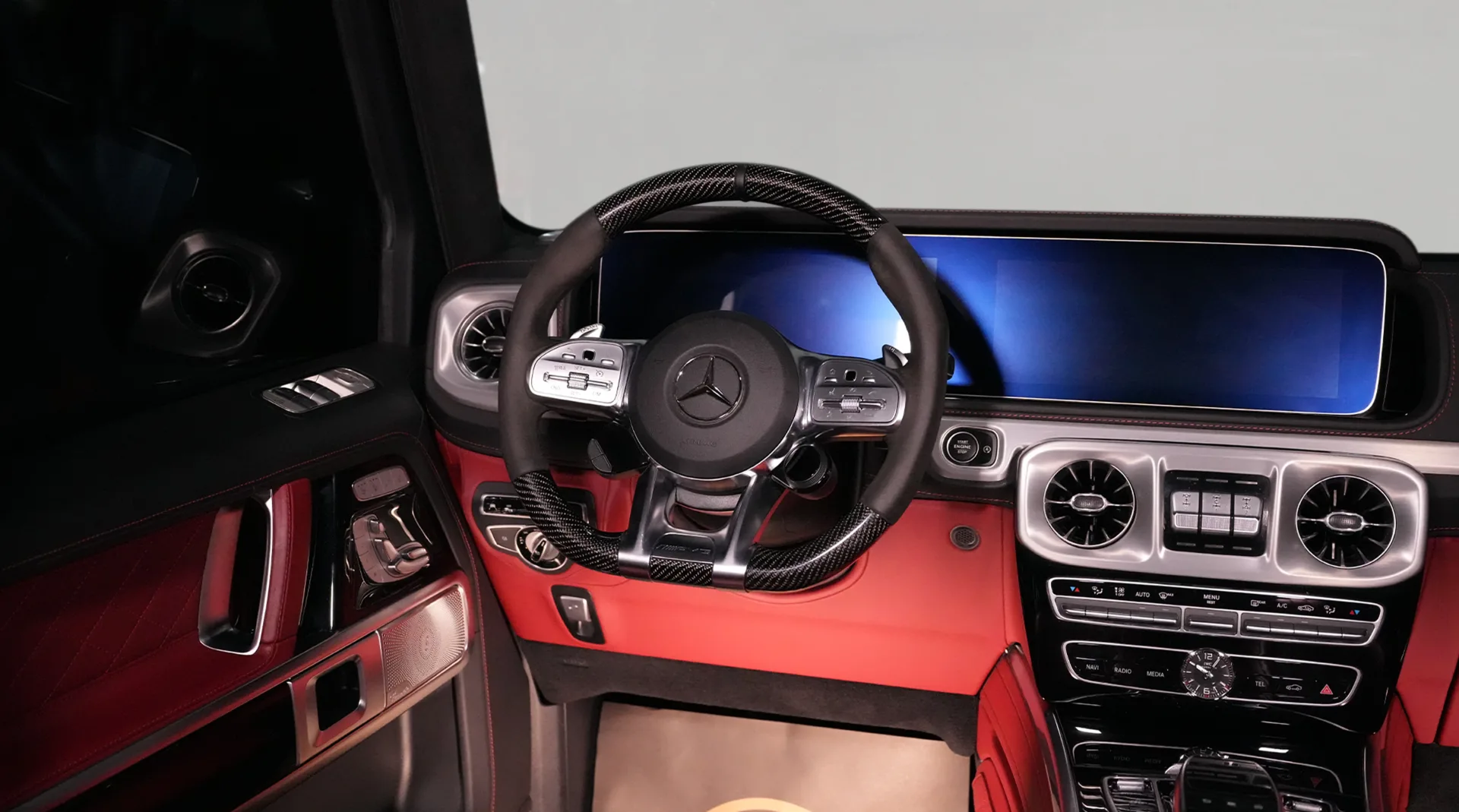 Purchase a modified G63 AMG with the G7X Onyx Kit for an unmistakable luxury SUV presence.