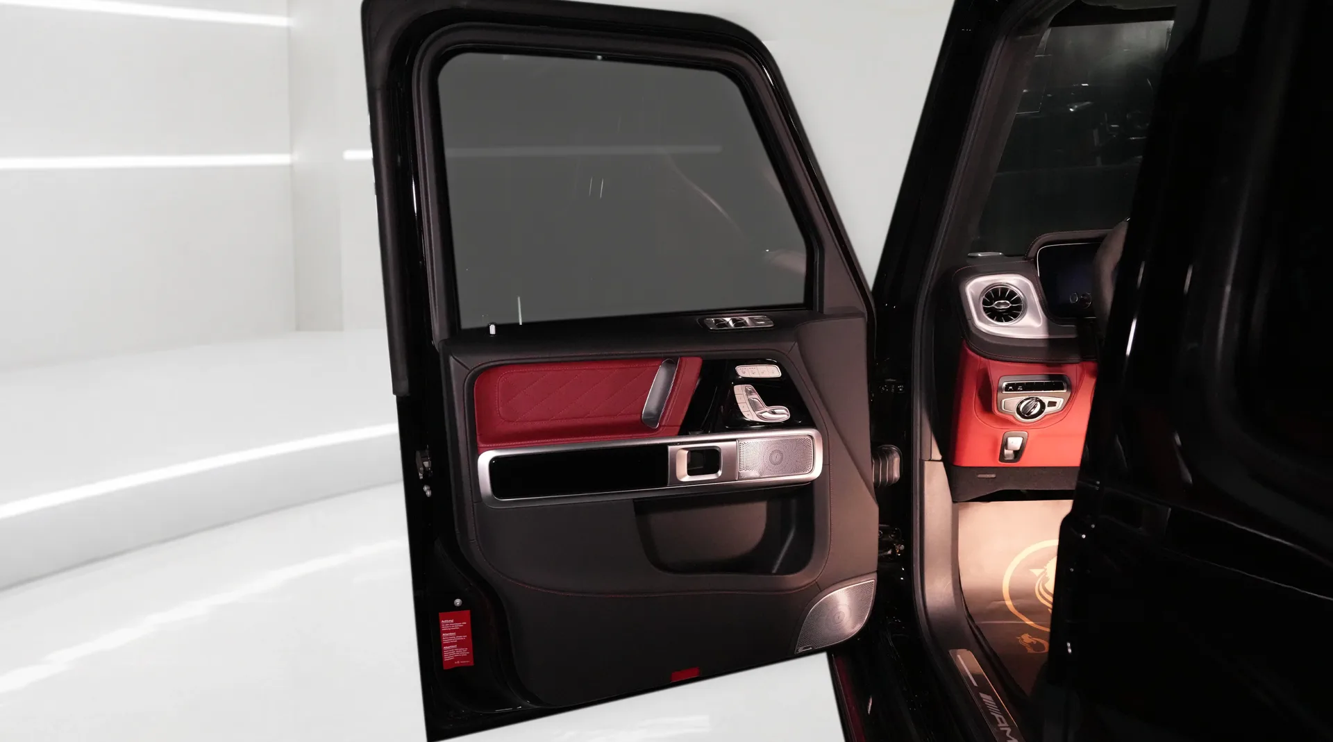 Buy the Mercedes-Benz G63 AMG with the G7X Onyx Kit in Dubai, crafted for a bold and commanding presence.
