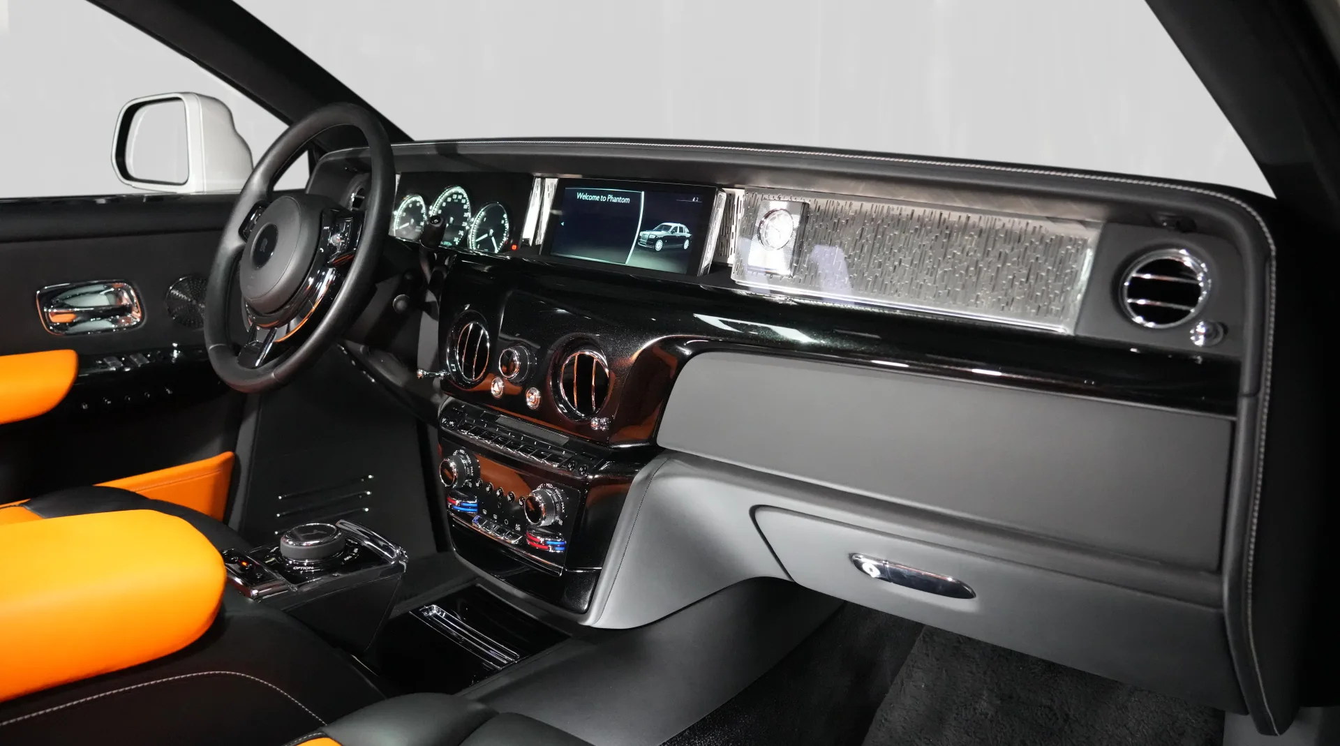 Purchase the Rolls-Royce Phantom SPOFEC / NOVITEC Limited Edition, featuring a 6.75-liter twin-turbocharged V12 engine producing 685 HP.