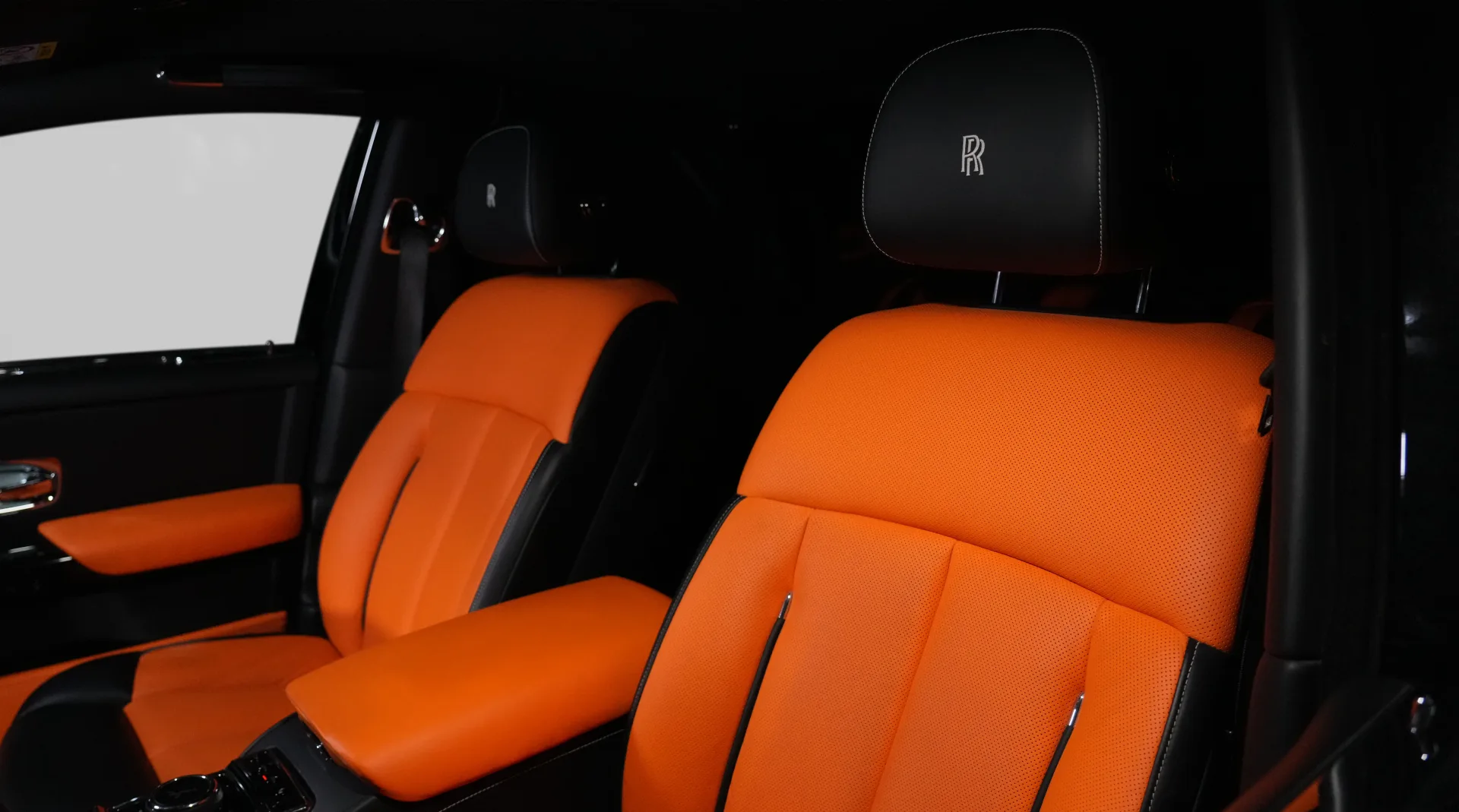 Get the Rolls-Royce Phantom SPOFEC / NOVITEC Limited Edition in Dubai, featuring a Diamond Black & English White exterior and Mandarin & Black interior.