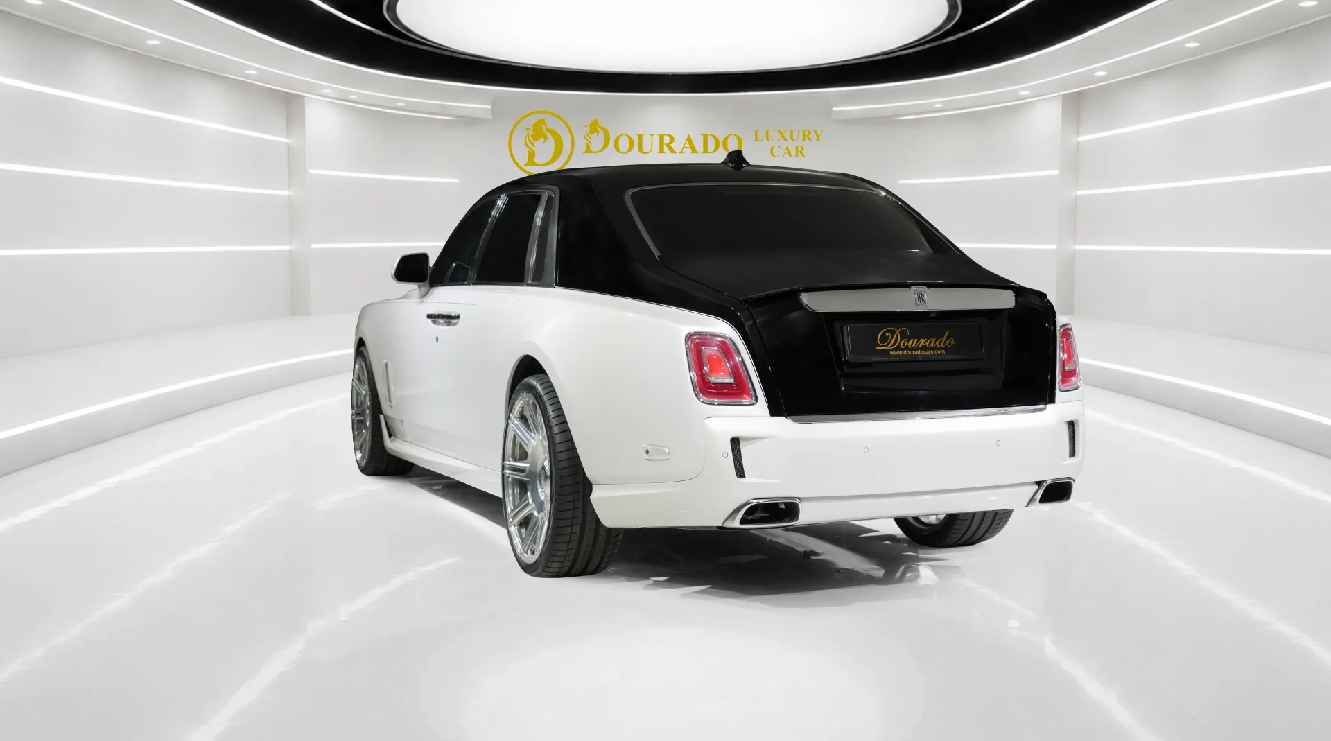 Experience the Rolls-Royce Phantom SPOFEC / NOVITEC Limited Edition, featuring a powerful 685 HP V12 engine, 1,010 Nm of torque, and bespoke SPOFEC modifications.