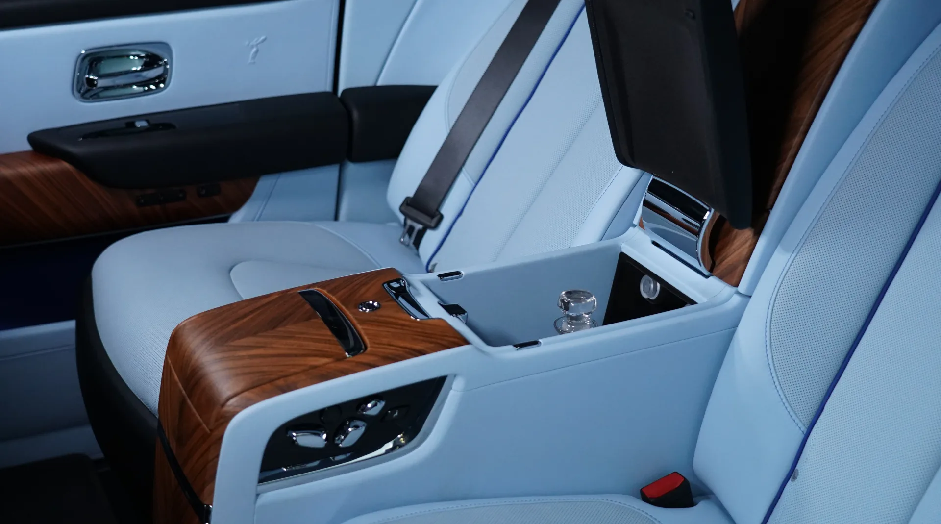 Rolls-Royce Cullinan by Onyx Concept | Deep Salamanca Blue photo 14