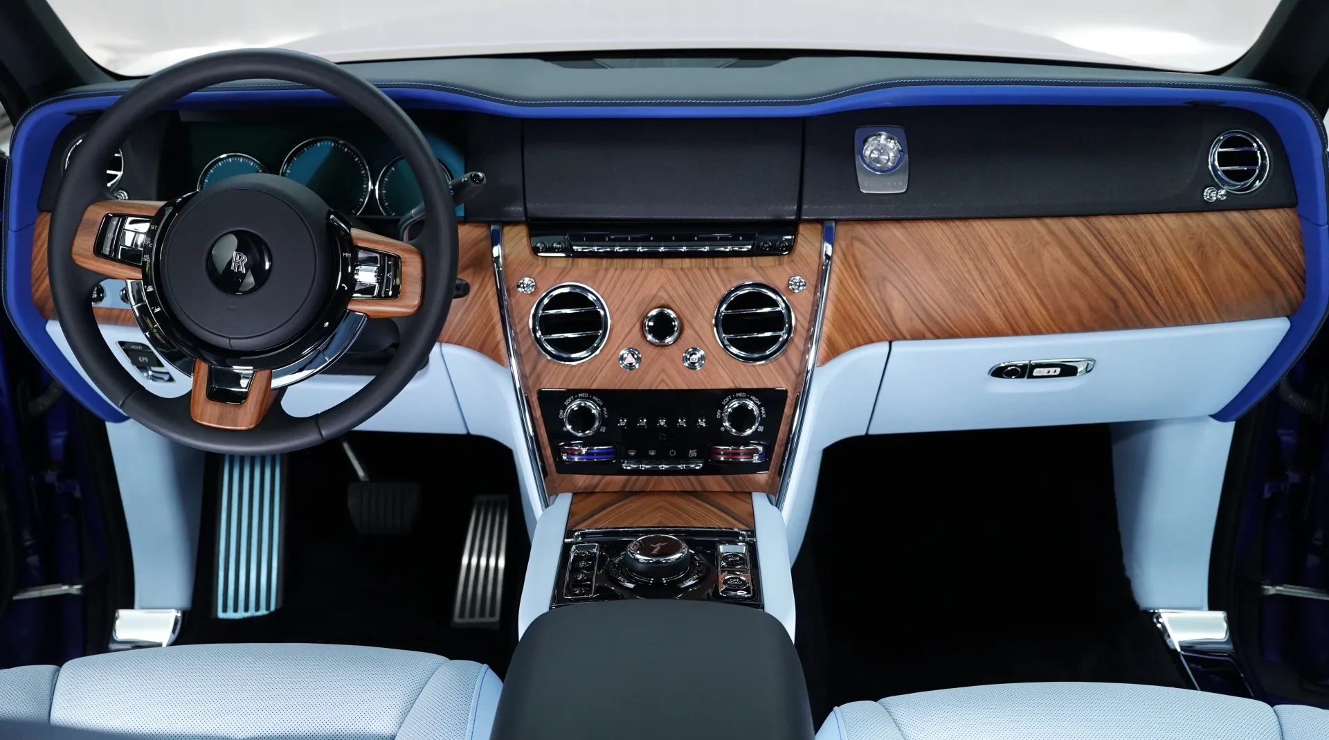 Rolls-Royce Cullinan by Onyx Concept | Deep Salamanca Blue photo 16