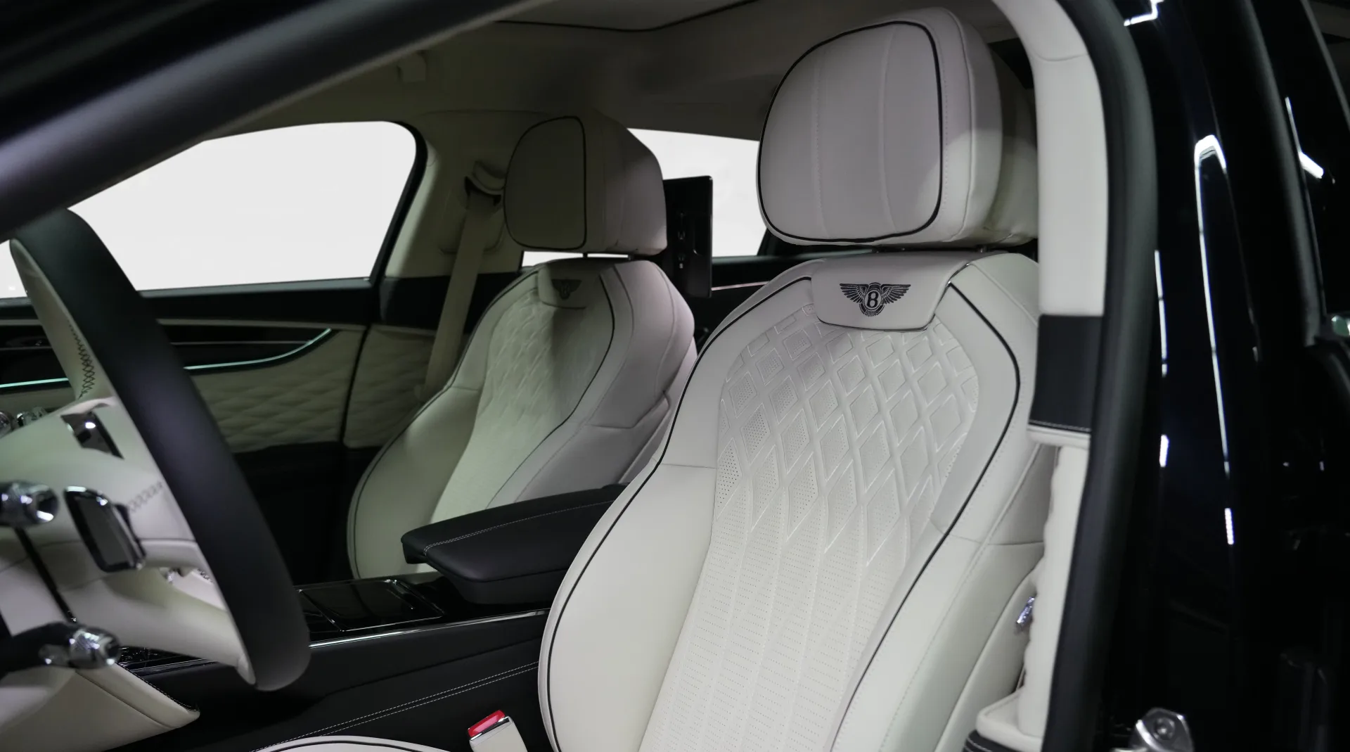 Bentley Flying Spur available in UAE for luxury car buyers