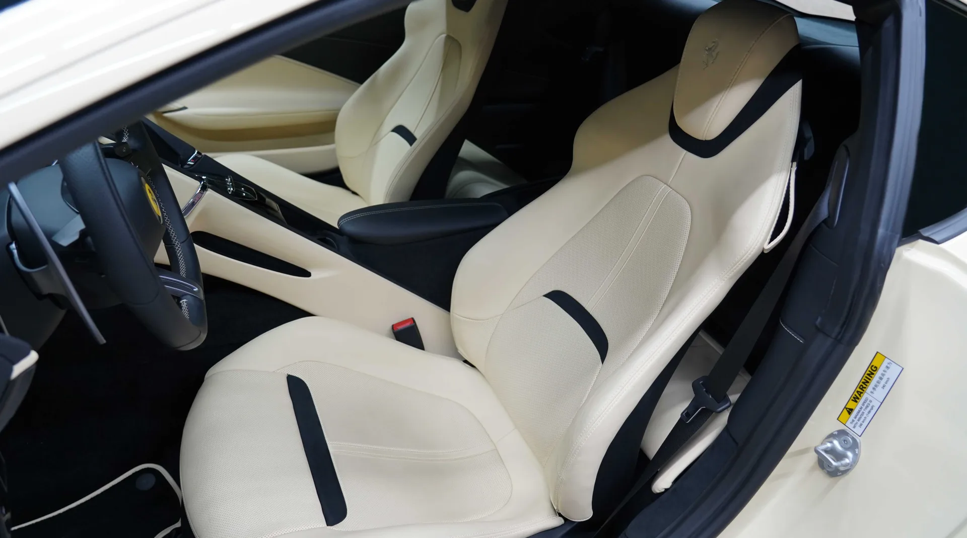 Ferrari Roma 2022 in Avorio Beige for sale