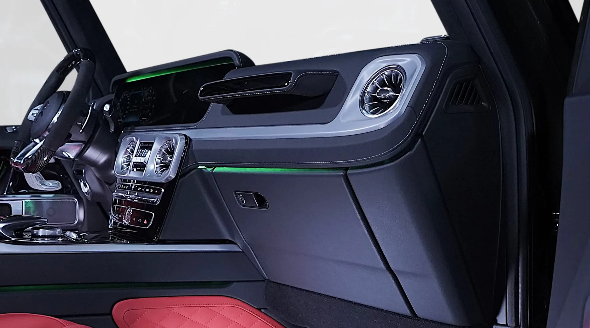 Buy Mercedes-Benz G63 AMG luxury SUV in Dubai