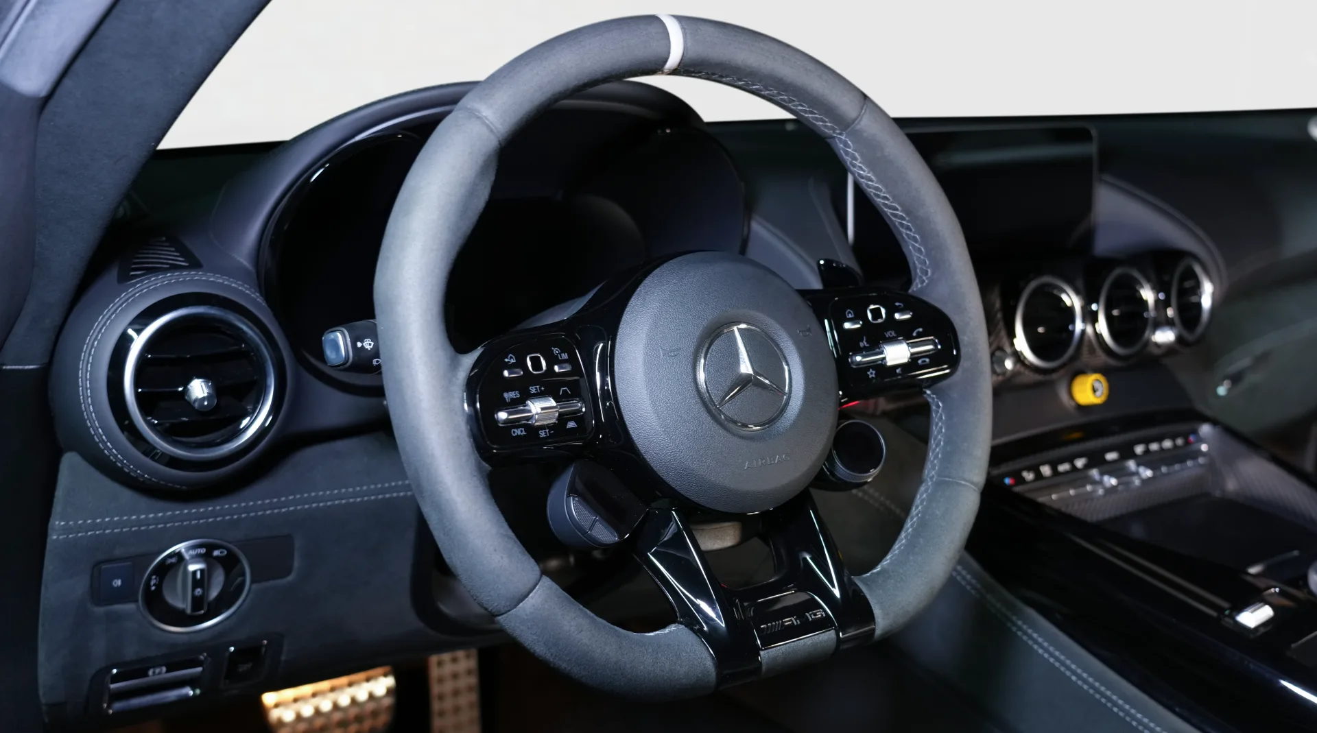 Mercedes-AMG GT R available in UAE for luxury car buyers