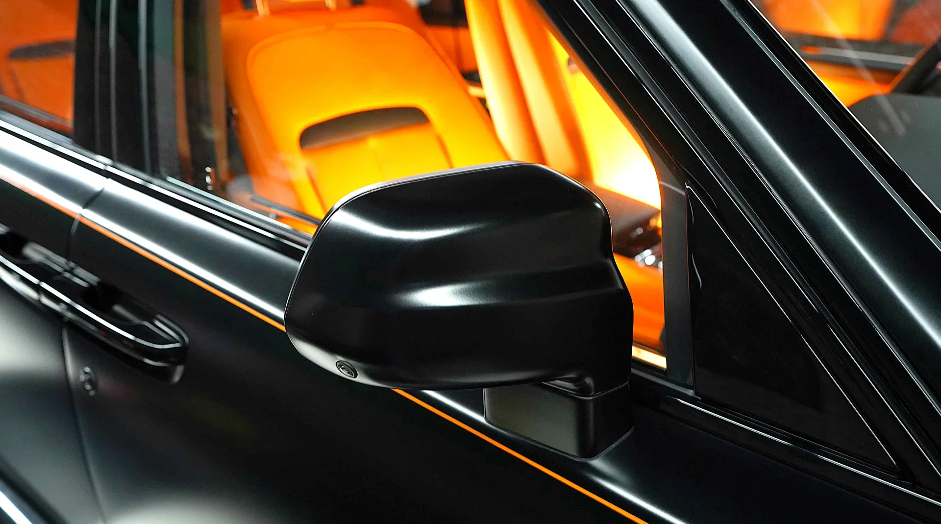 Rolls-Royce Cullinan with Onyx Concept upgrades in UAE