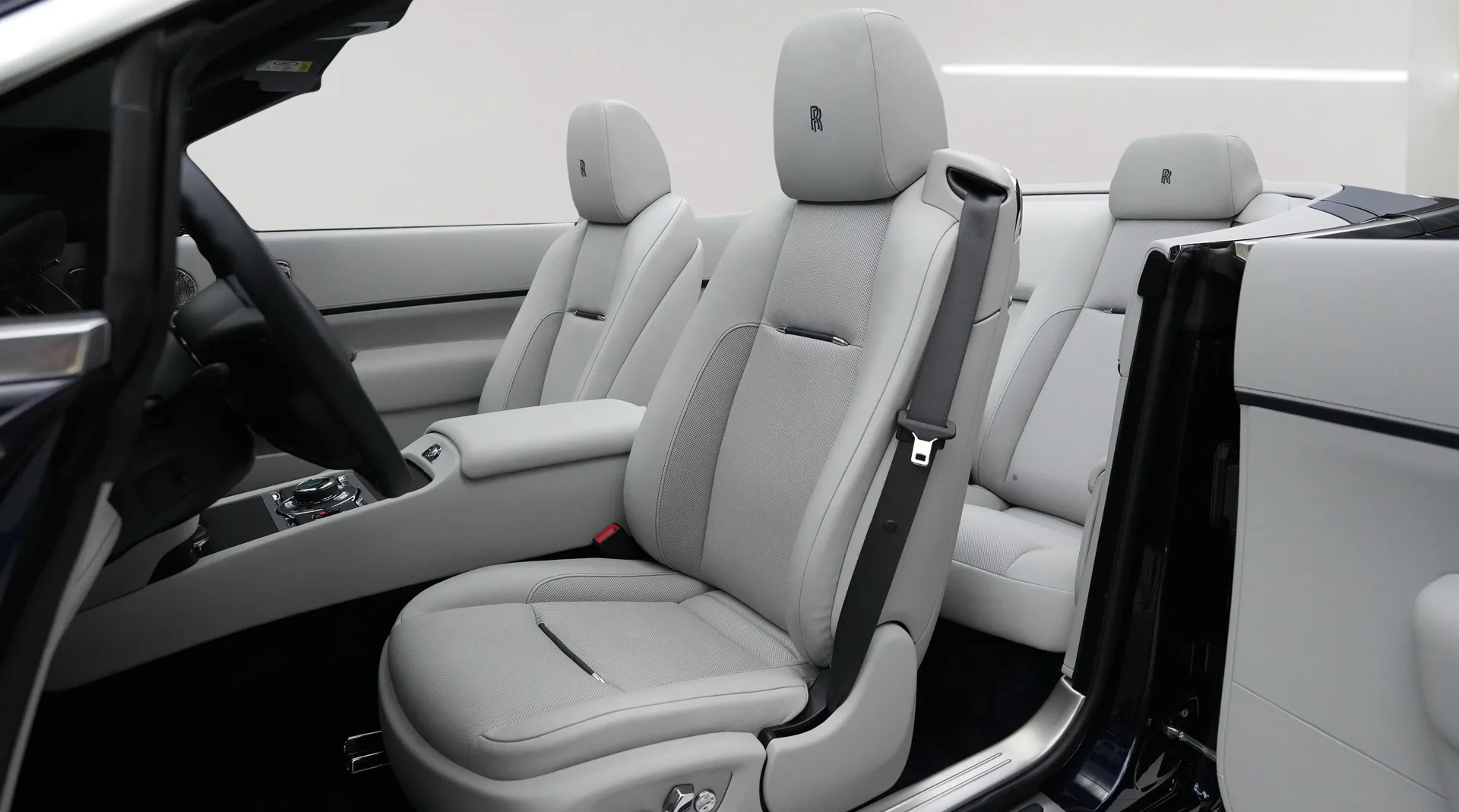2022 Rolls-Royce Dawn Onyx Concept for exclusive car collectors.