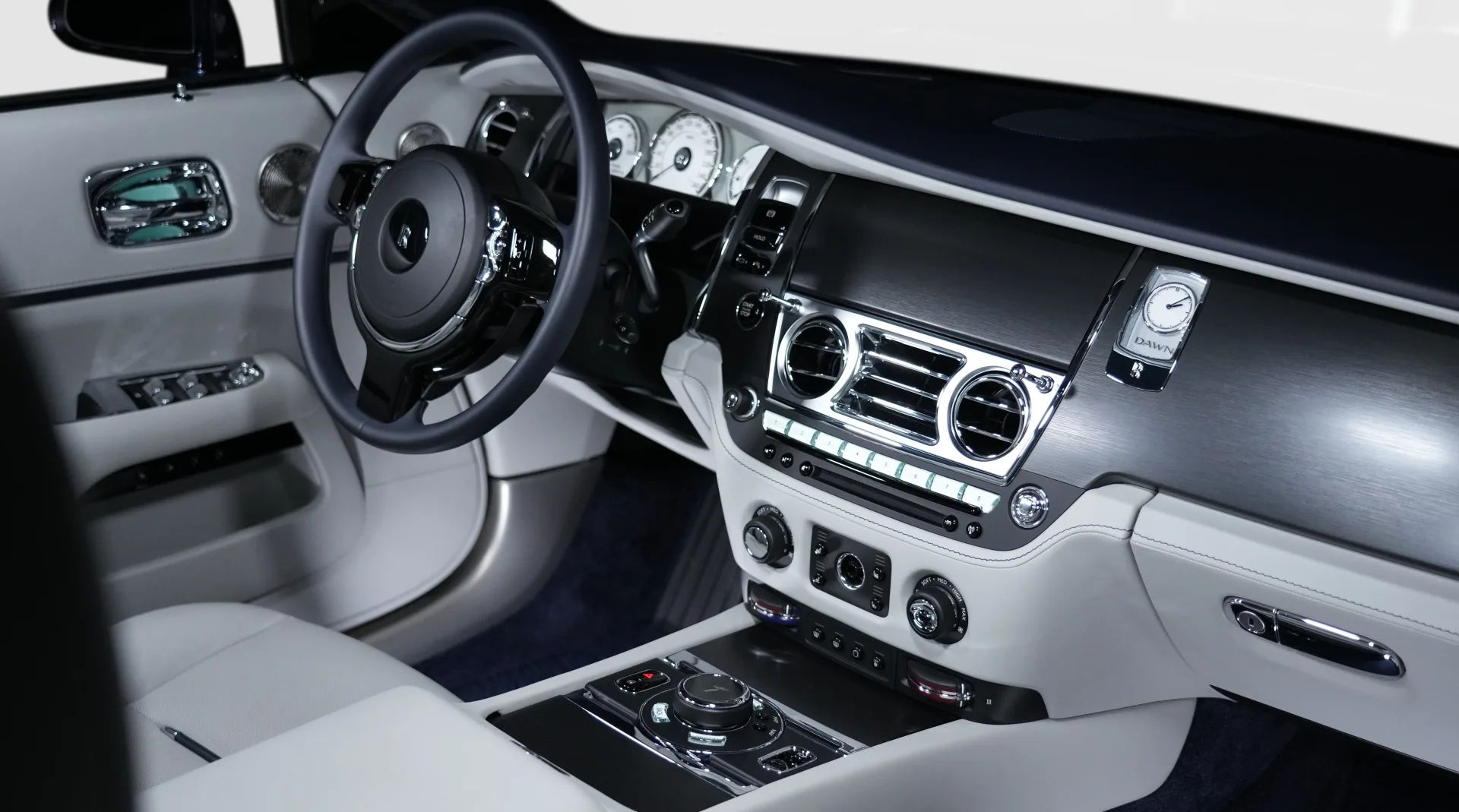 Buy the customized 2022 Rolls-Royce Dawn by Onyx Concept.