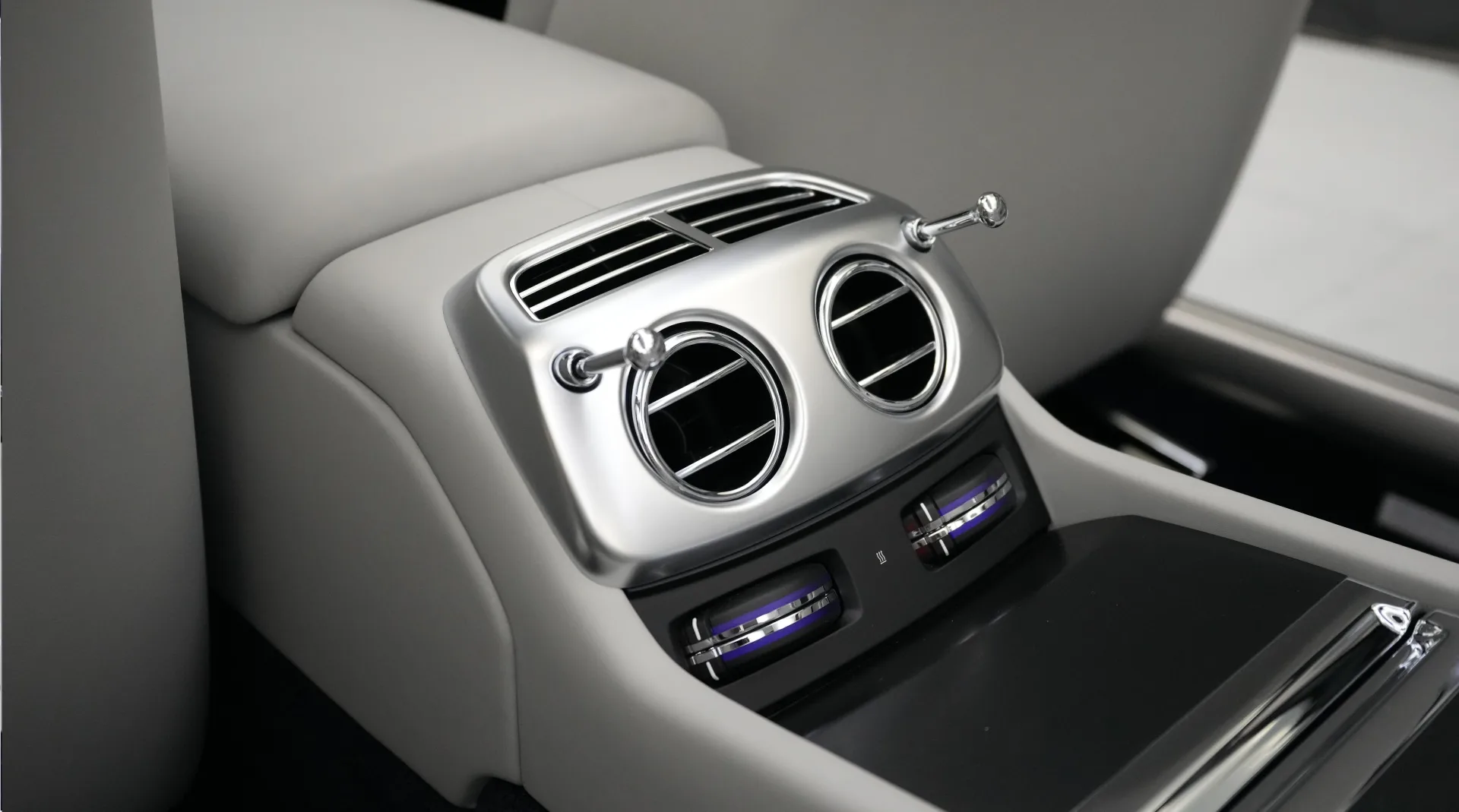 Own the exclusive 2022 Rolls-Royce Dawn by Onyx Concept.