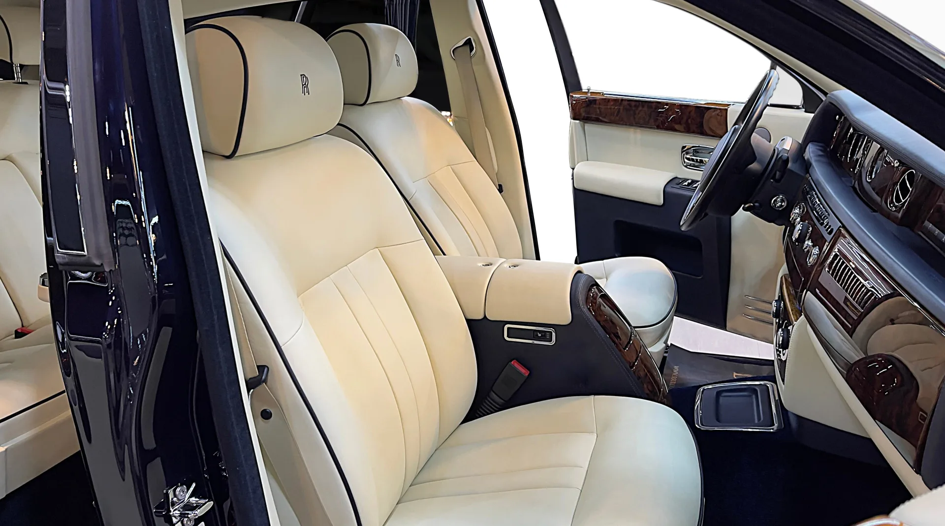 Purchase Rolls Royce Phantom Extended Dubai