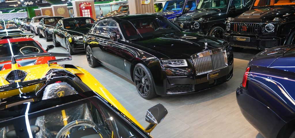Top 10 Luxury Cars in Dubai : Where Performance Meets Luxury