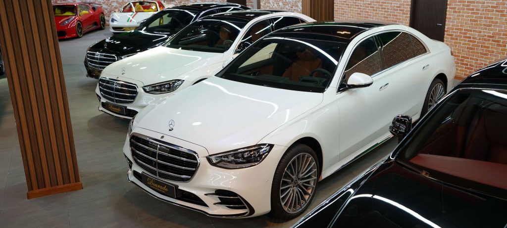 Top 10 Luxury Cars in Dubai : Unveiling the Pinnacle of Automotive Luxury