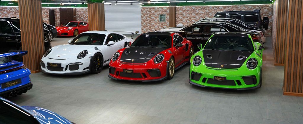 Top 10 Luxury Cars in Dubai : A Symphony of Prestige and Power