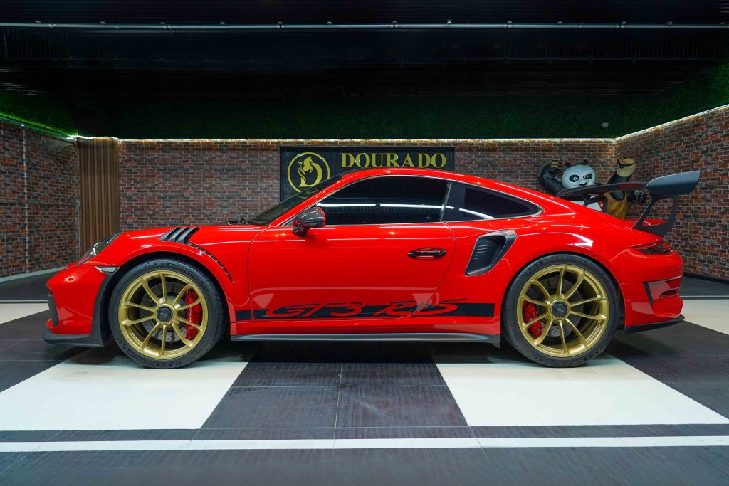 Porsche 911 GT3 Luxury Car : Speed, Style, and Substance