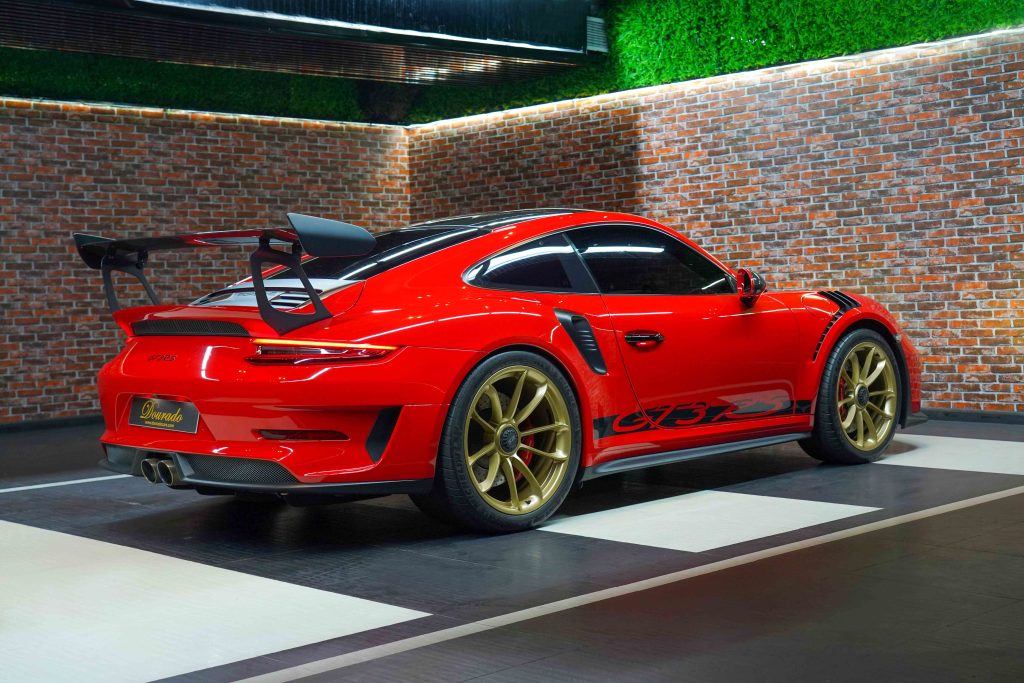 Dubai Used Luxury Cars Dealers: Unveiling the Art of Pre-Owned Luxury