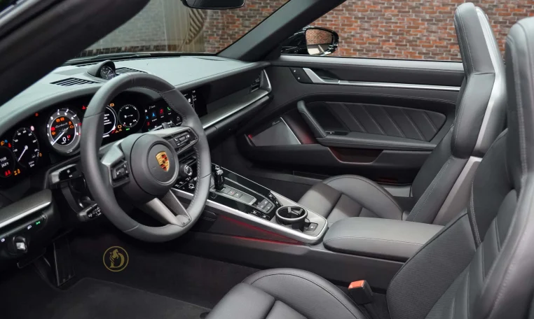 Porsche 911 Turbo S Cabriolet for sale in Duabi