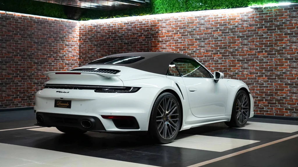 Porsche 911 Turbo S White : Precision Handling