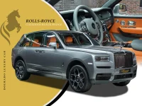 Dourado Luxury Car