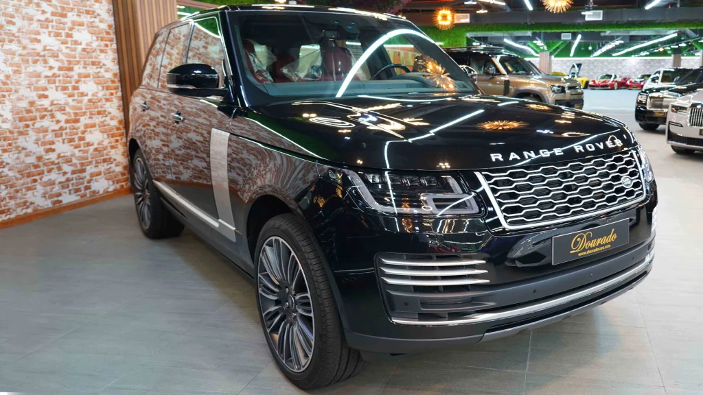 Range Rover Vogue Autobiography P530 LWB Super Car: Timeless Luxury