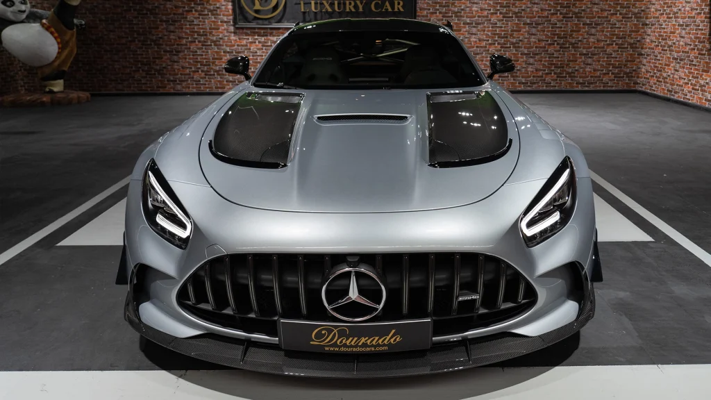 Mercedes AMG GT price :  Tire Options and Their Pricing