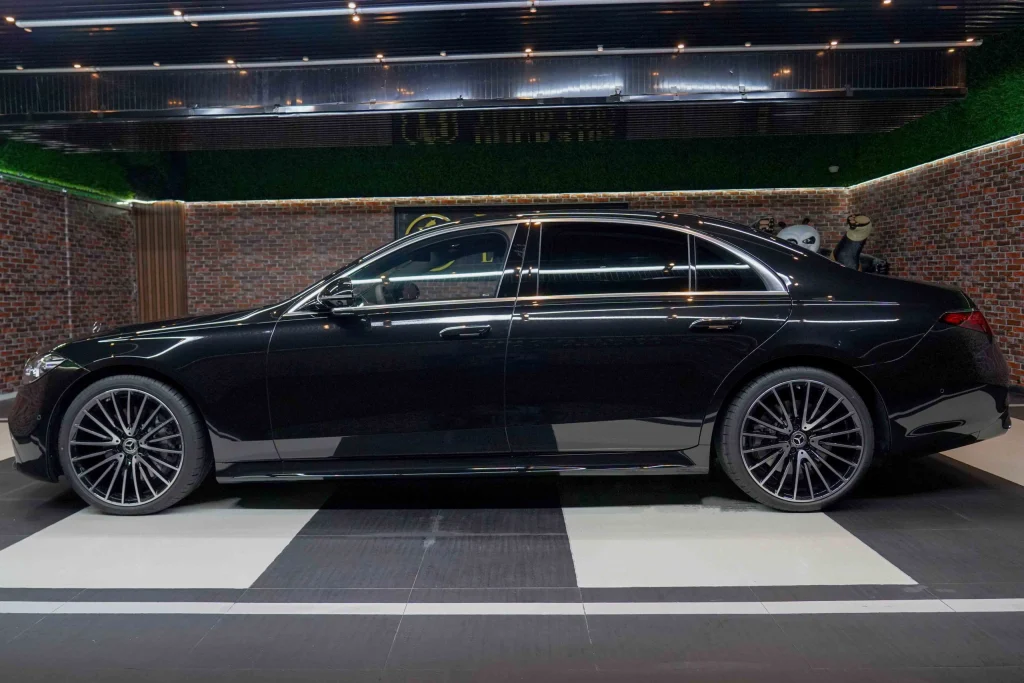 Mercedes Benz UAE : Redefining Driving Dynamics