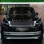 Black Range Rover: Experiencing Opulence on Wheels