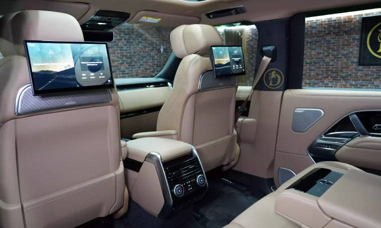 2023 Range Rover Autobiography P530 in Elegant Green: A Luxury SUV