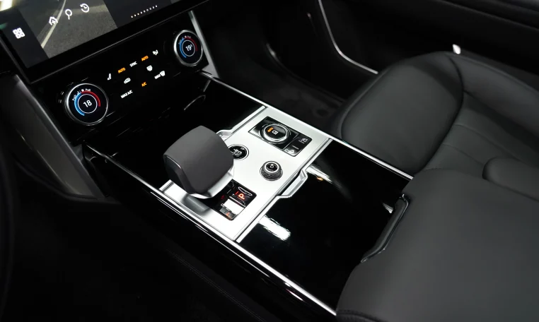 Dubai Exotic Car Range Rover Autobiography LWB P530 in Grey