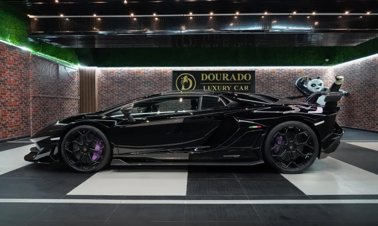 Aventador SVJ Roadster Interior in Black: Elegance and Luxury Inside