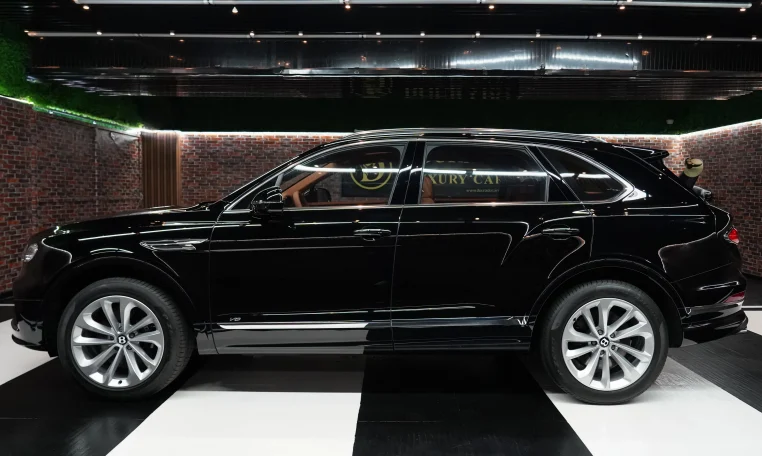 Bentley Bentayga in Beluga Black: Exemplifying Elegance and Luxury