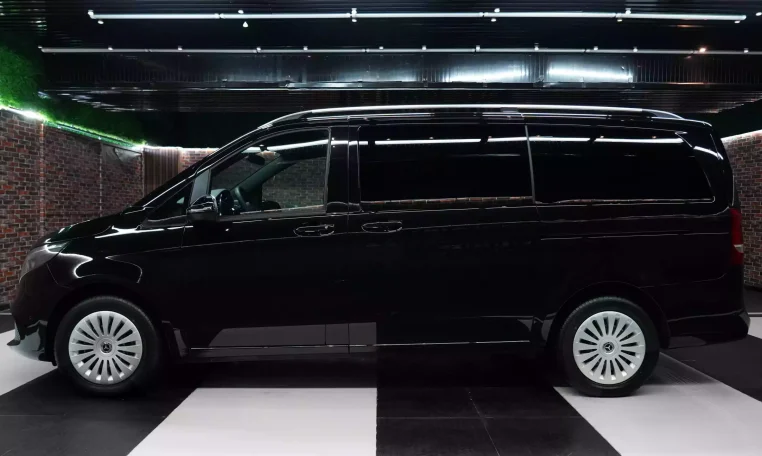 Buy Mercedes Van Long V220 Diesel 2023 in UAE