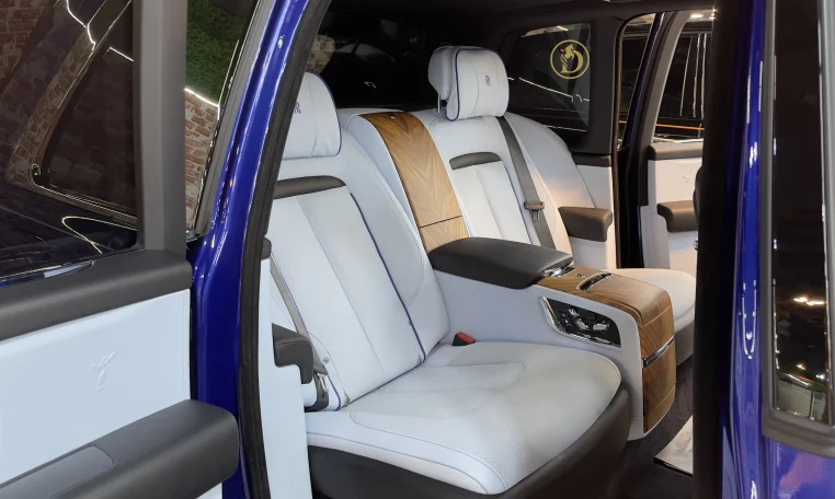 Rolls Royce Cullinan 2019 in Blue Car for Sale in Dubai