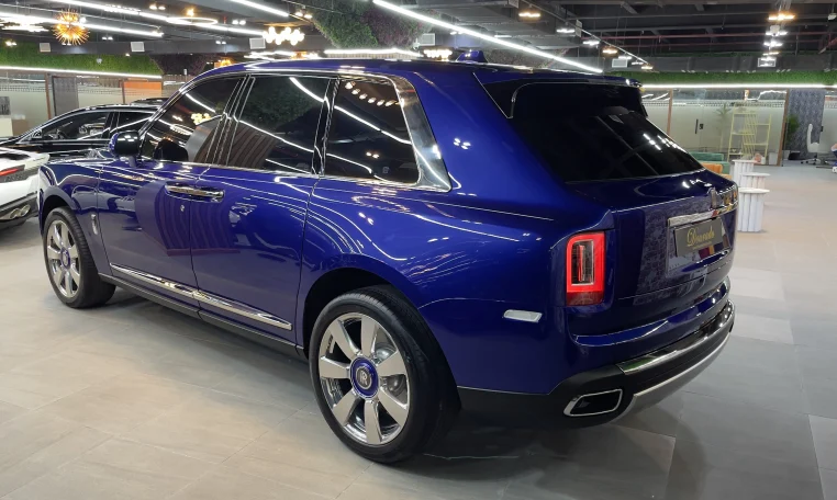 Rolls Royce Cullinan 2019 in Blue Car Dealership in Dubai