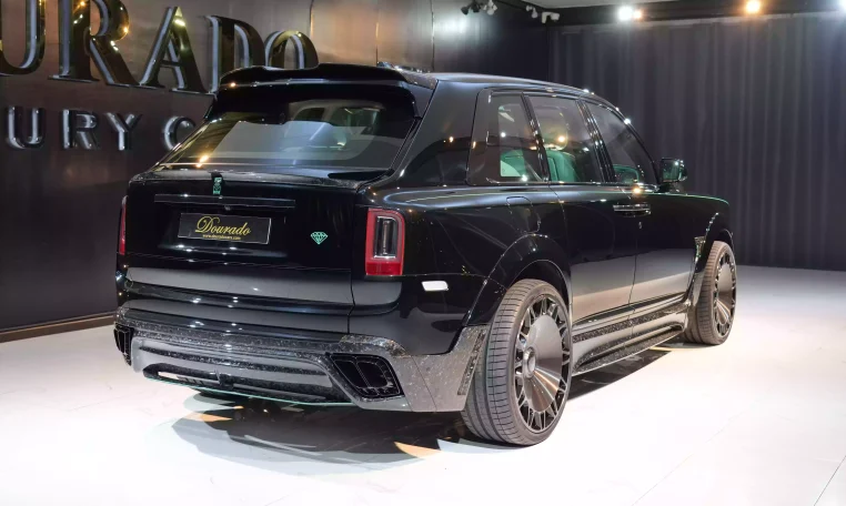 Rolls Royce Cullinan Onyx Concept in Diamond Black & Interior Mint Green Super Car for Sale in UAE