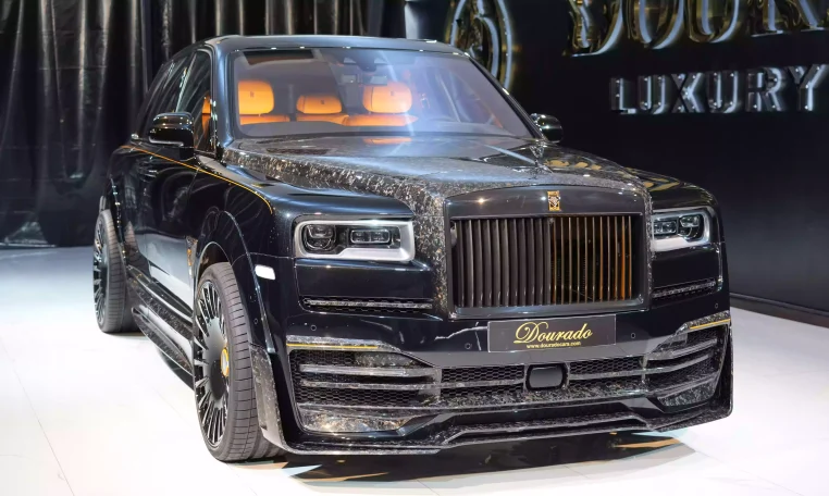 Rolls Royce Cullinan Onyx Concept in Diamond Black for Sale in Dubai