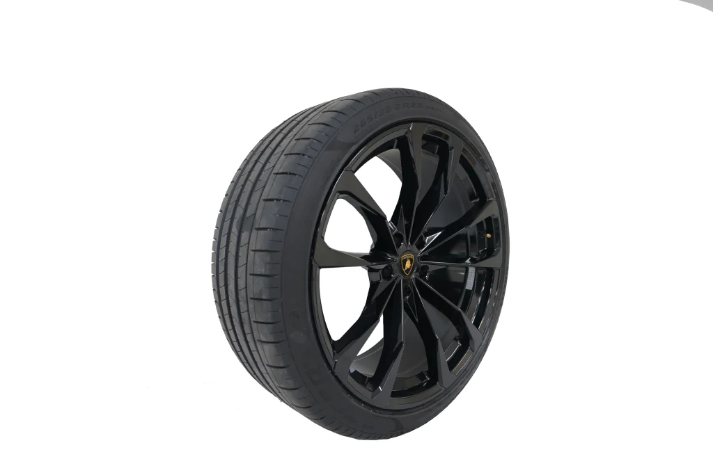 Lamborghini Urus Pirelli Tyres 23 Inch for sale in dubai-4