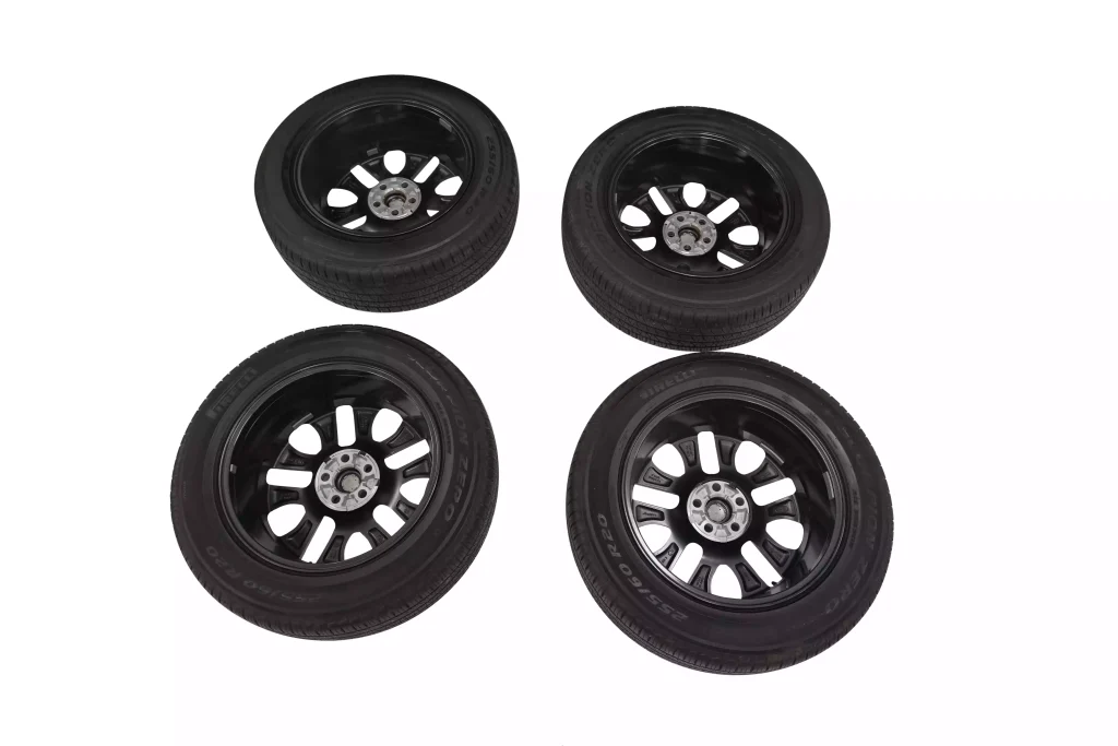 Land Rover Defender 20 Pirelli Tyres Defender Silver OEM L8BMCA for sale in dubai 0