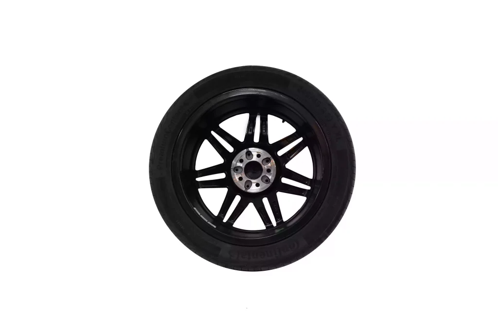 Mercedes Benz V-Class W447 AMG 19 inch Rims with Continental Tyres Black OEM A4474015100 for sale in dubai-3