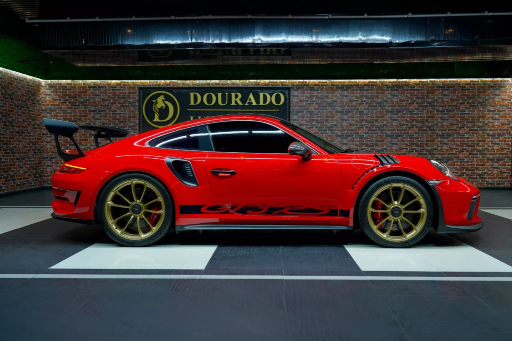 Luxury Car Features : Best Safety, Comfort, and Tech in Premium Automobiles
