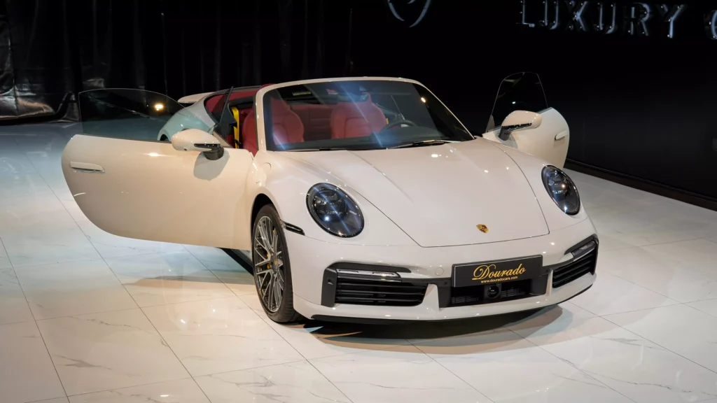 Porsche 911 Targa 4 GTS : Luxury, Performance, and Style Combined