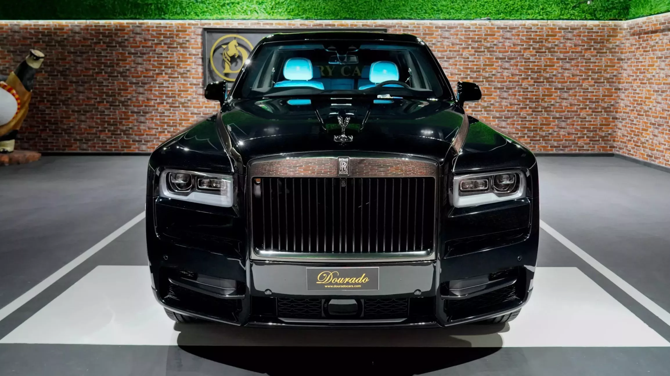 Rolls Royce Cullinan Black Badge for sale in dubai 02