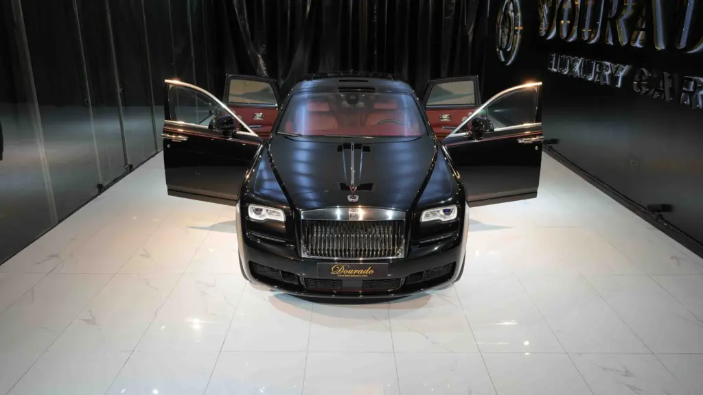 Rolls Royce Ghost 2020 in Black Color : A Statement of Power in Super Cars