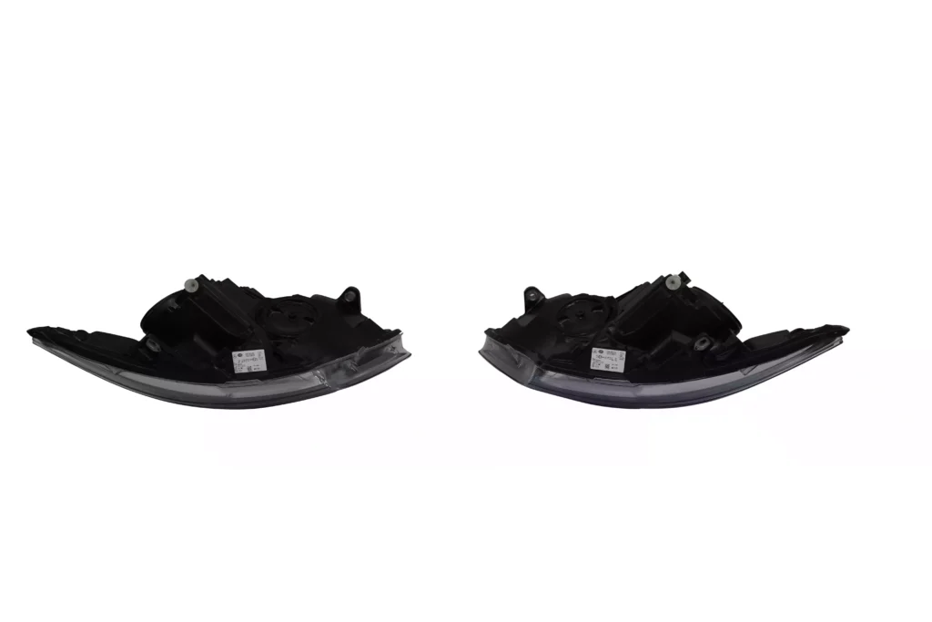 Mercedes-Benz V-Class Headlights LED Dynamic W447 OEM White & Black for sale in dubai-3