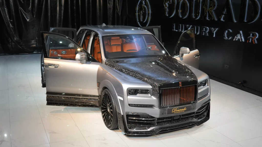 Rolls Royce Cullinan : Sophisticated Design Meets Rugged Capability
